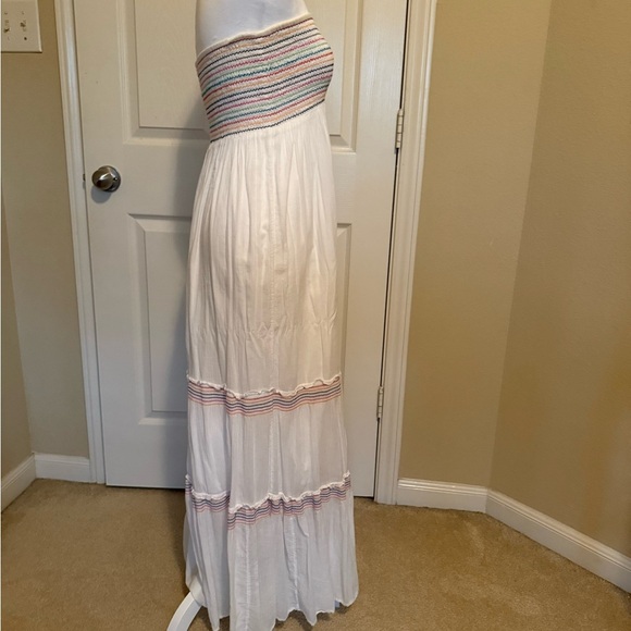 Old Navy Chic Strapless White Dress with Pink and Blue Details and Lined Bottom - Picture 5 of 7